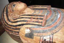 De Egipto a Madrid: ¿Cómo llegaron al MAN nuestras colecciones egipcias?