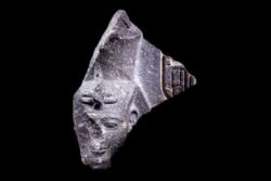 Vuelve a Egipto una cabeza de estatua de Ramsés II robada
