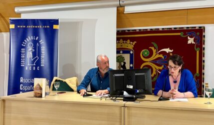 Antonio Cabanas presenta "El hijo de la pirámide" a  AEDE