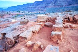 Arqueólogos egipcios descubren un taller de fundición de cobre y edificios administrativos en el sur del Sinaí