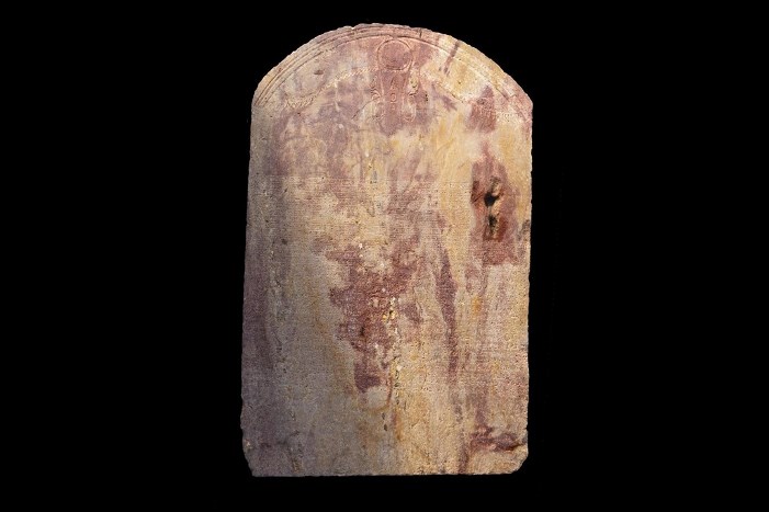 Descubren una estela con una versión completa monolingüe del Decreto de Canopo promulgado por el faraón Ptolomeo III en el año 238 a.C.