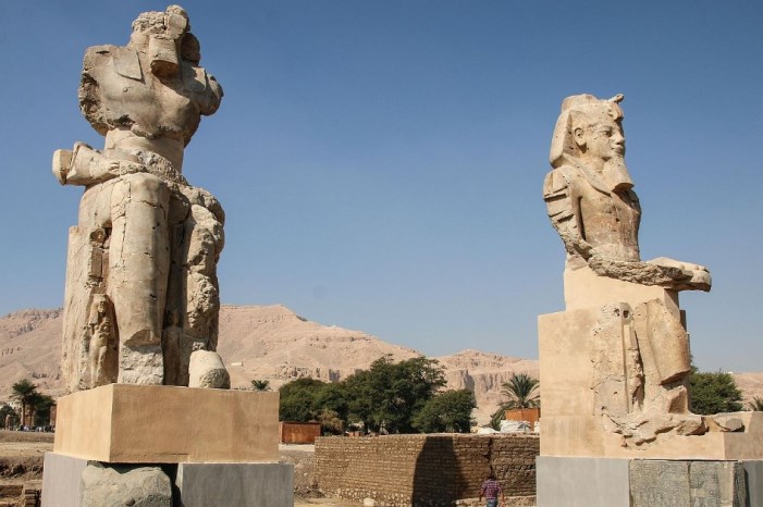 Dos colosales estatuas de Amenhotep III reinauguradas en la orilla oeste de Luxor