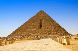 Egipto anuncia el cierre de la pirámide de Menkaura