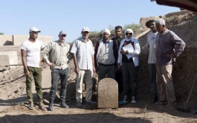 Egipto finaliza la restauración de una puerta de Ramsés III en Karnak y descubre una estela de época romana