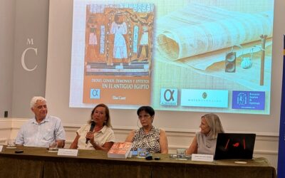 Elisa Castel presentó «Dioses, Genios, Demonios y Epítetos» fotografías