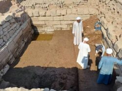 Excavación conjunta egipcio-china descubre un antiguo lago sagrado en Karnak