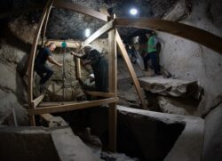 La UAH y Middle Kingdom Theban Project excavan el pasado de Egipto: recuperan pinturas inéditas y reconstruyen el sarcófago de un visir