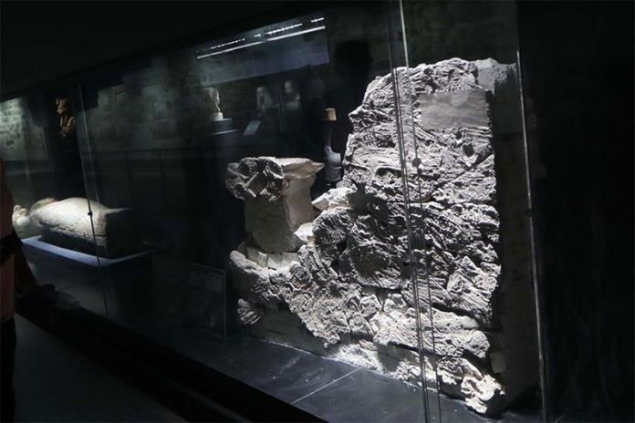 Los sellos originales de la tumba de Tut-anj-amon se exponen por primera vez en Luxor
