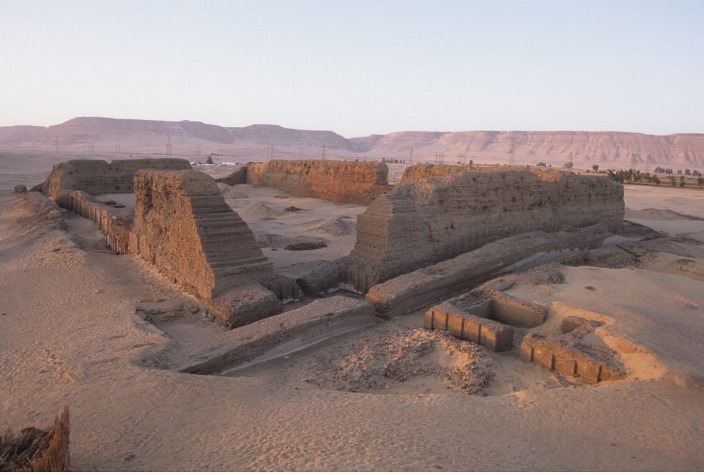 Artículo: Documentation and Conservation of the Funerary Monument of King Khasekhemwy at Abydos