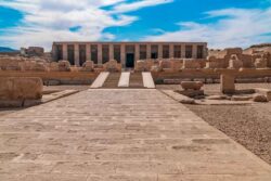 VIAJE A EGIPTO MEDIO - 30 de enero – 9 de febrero de 2027
